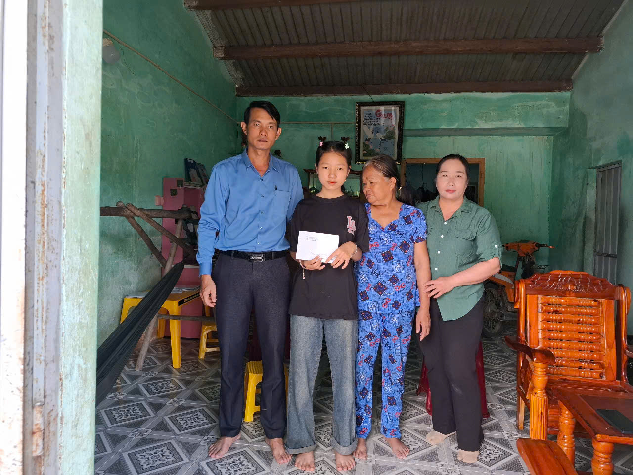 Vận động học sinh bỏ học ra lớp